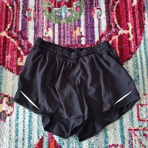 Black Lululemon Hotty Hot Short